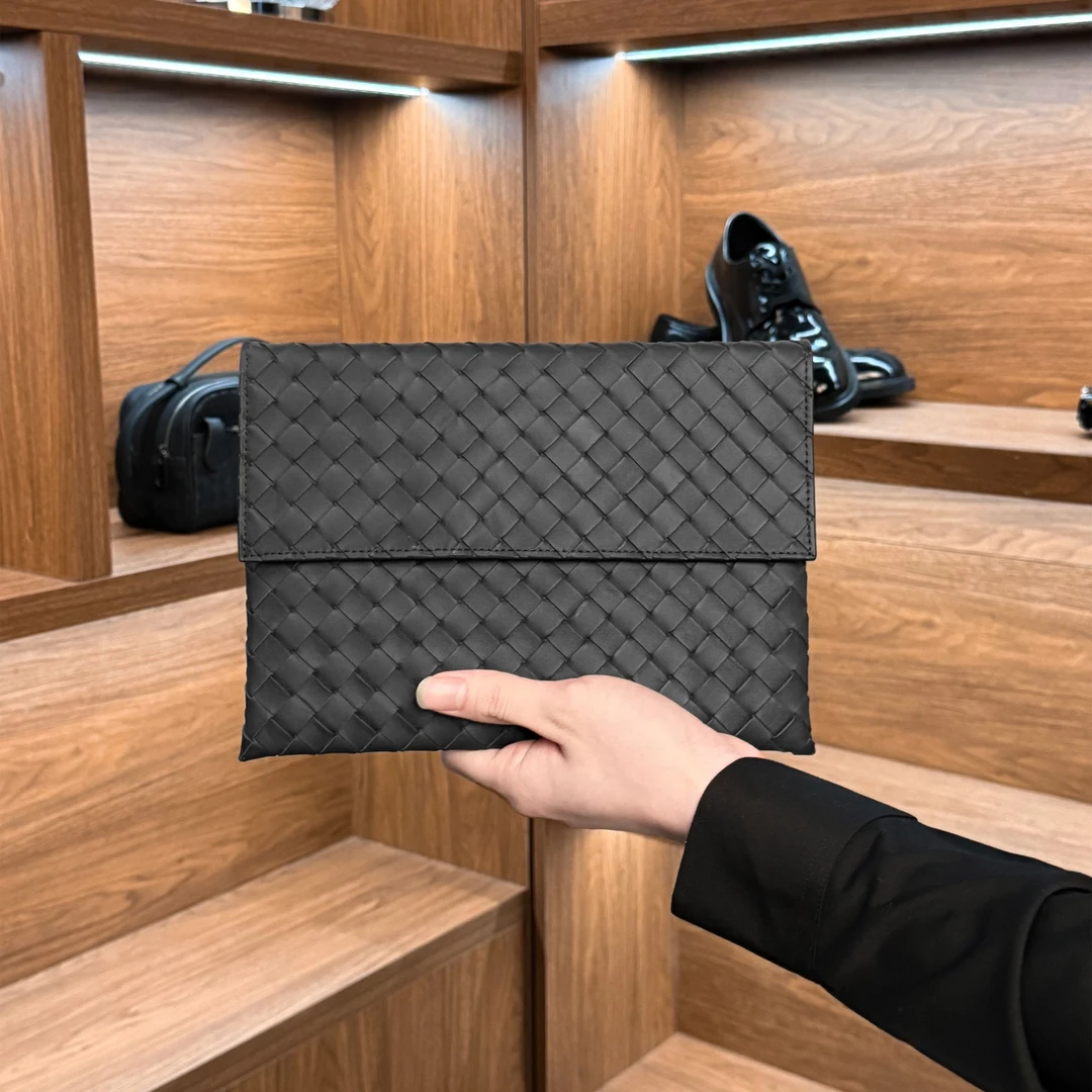 BV头层胎牛皮纯手工编织信封包手抓包手拿包邮差包黑色百搭高级