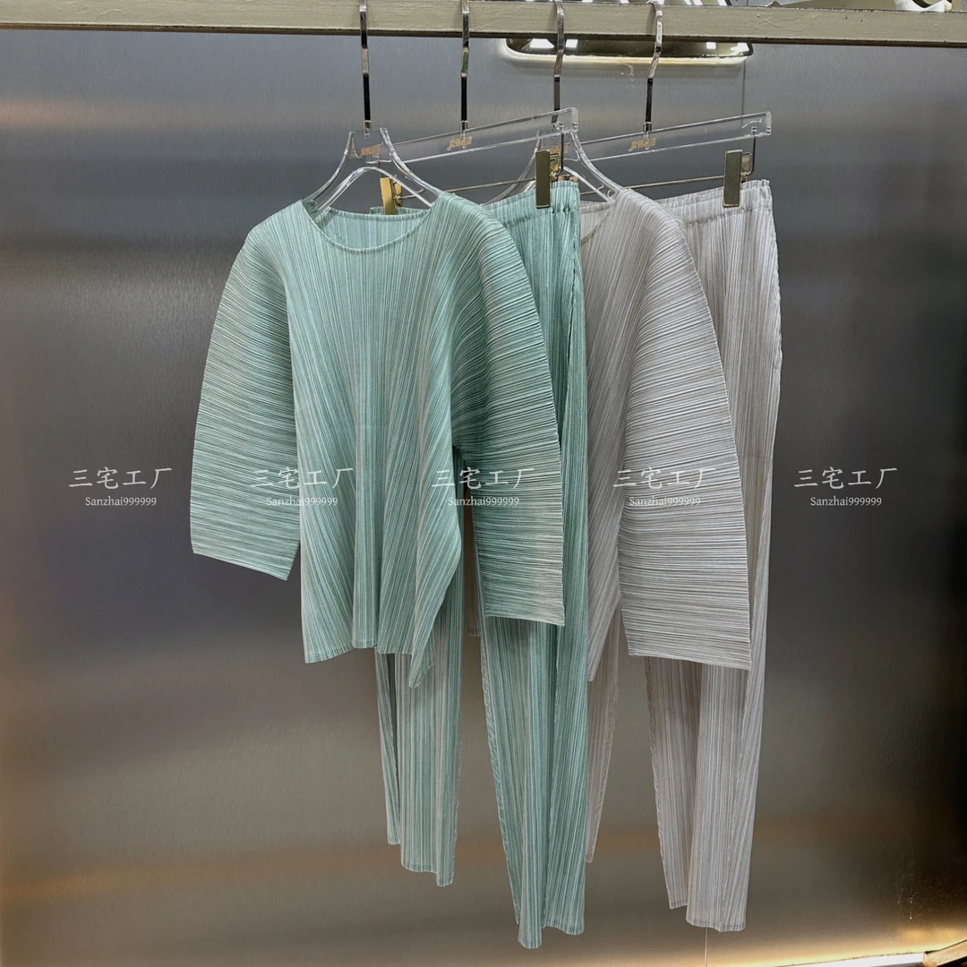 三宅褶皱夏季新款小众设计感圆领气质上衣+裤子百搭减龄休闲