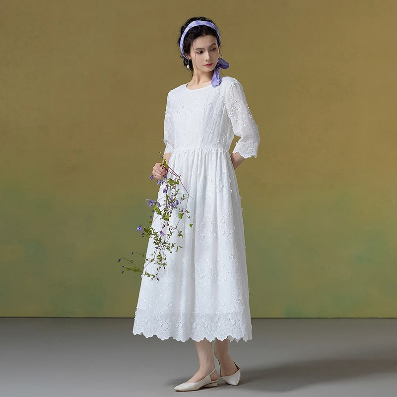生活在左2025夏季新品绣花优雅花边修身连衣裙女1953150