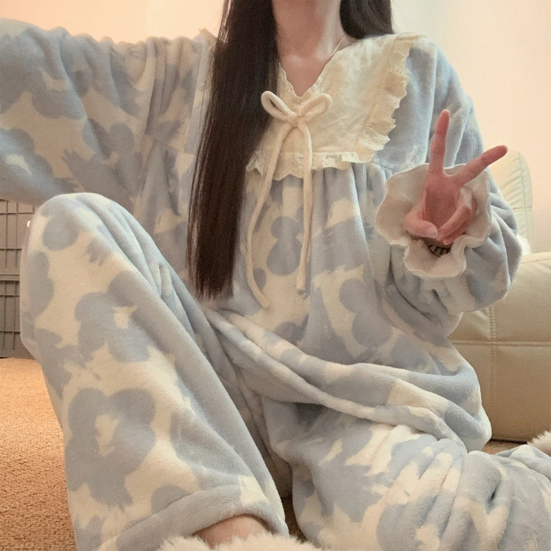 高级感法兰绒睡衣女款冬季加绒加厚蓝色花边甜美珊瑚绒家居服套装