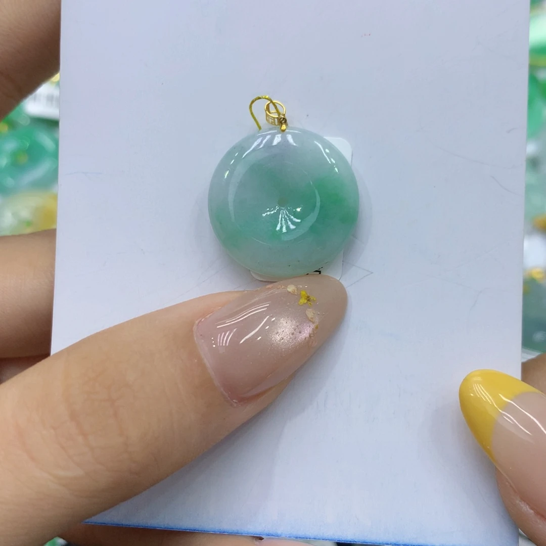 颈饰18K金镶嵌翡翠