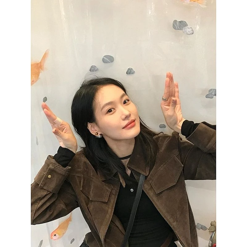 棕色polo领外套2025今年爆款独特超好看高级感轻熟风美拉德上衣女