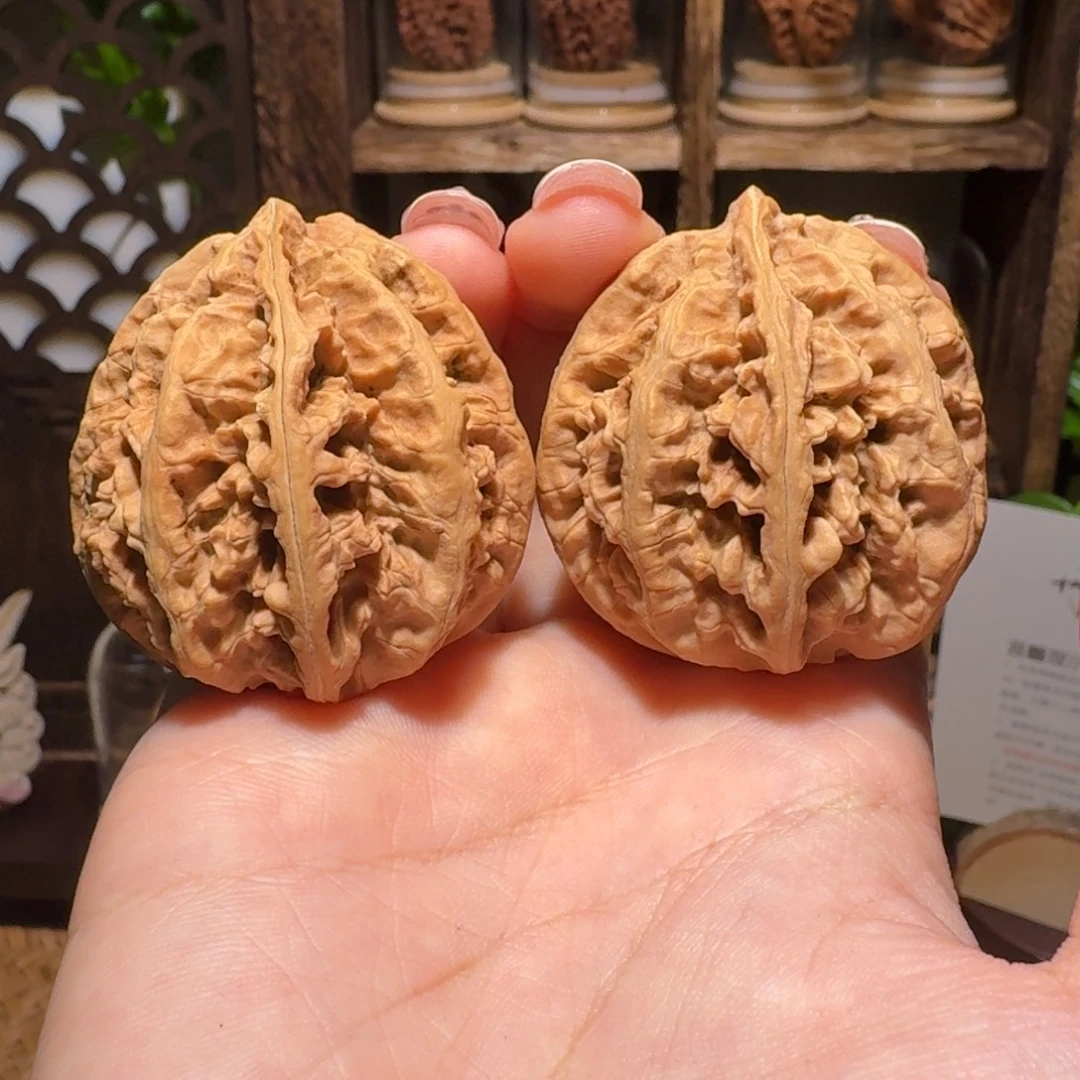 文玩核桃把件云纹龙顶