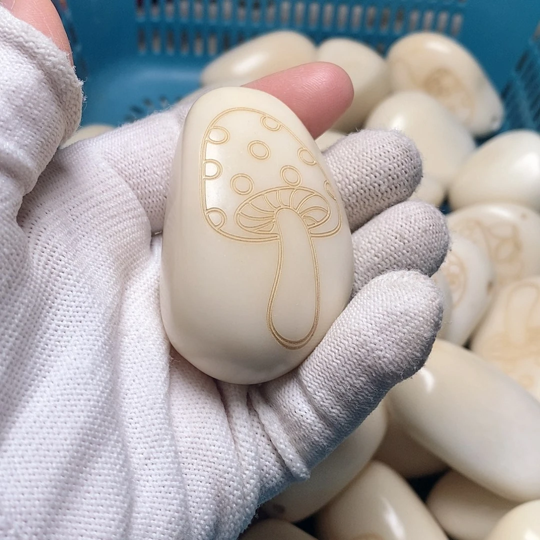菩提根/象牙果吊坠精*手把件一颗
