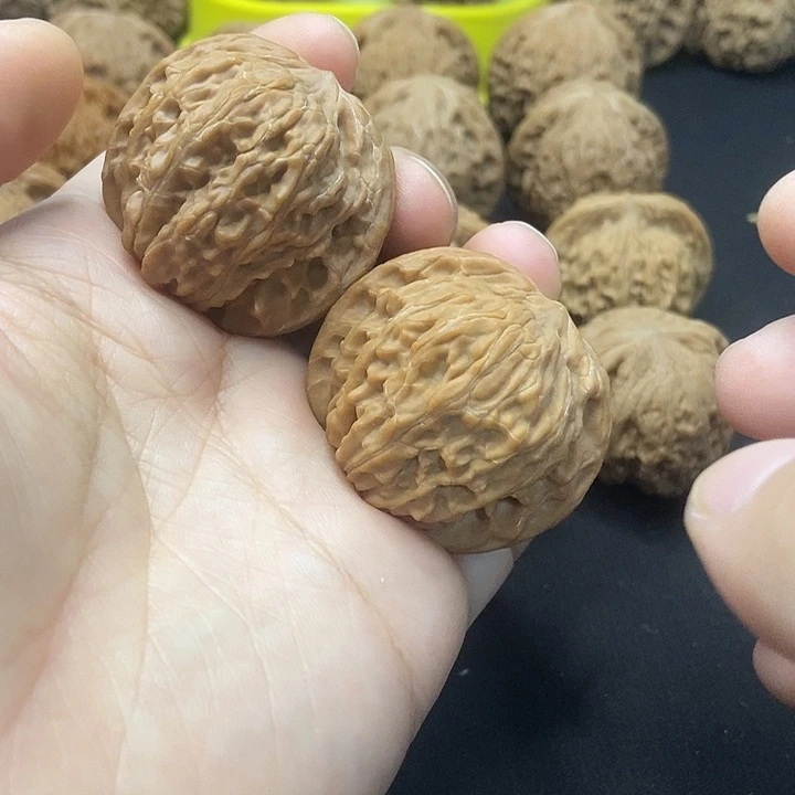 文玩核桃  磨盘山地