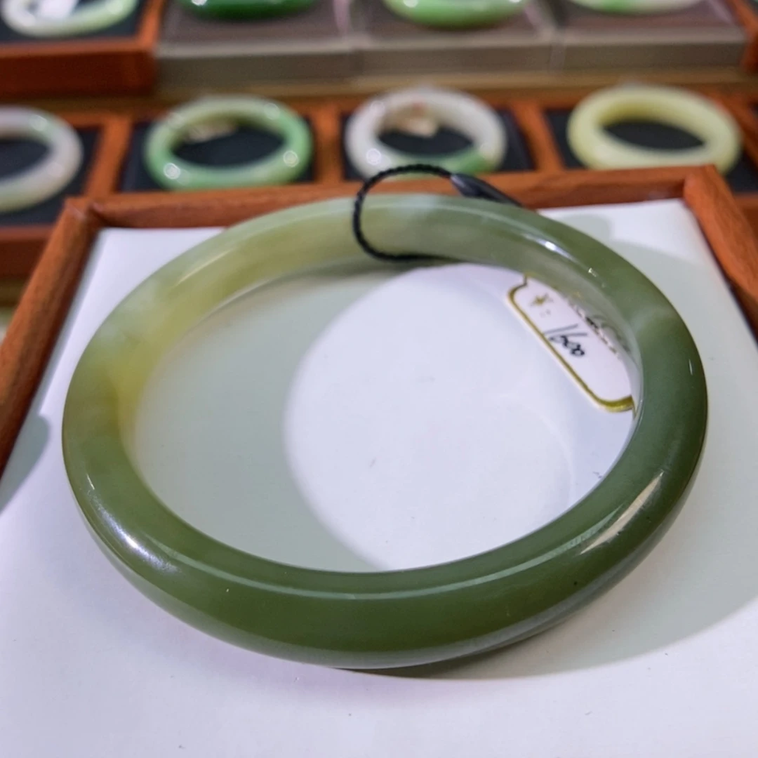【闪购商品】未镶嵌手镯和田玉
