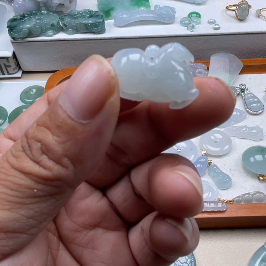 翡翠未镶嵌颈饰翡翠冰唐马