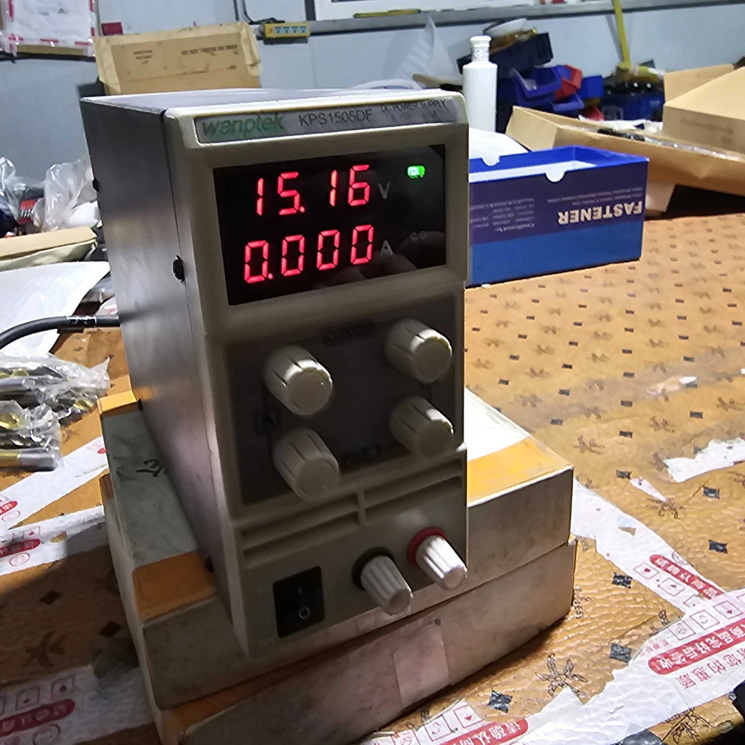 可调0-15的调压电源一个