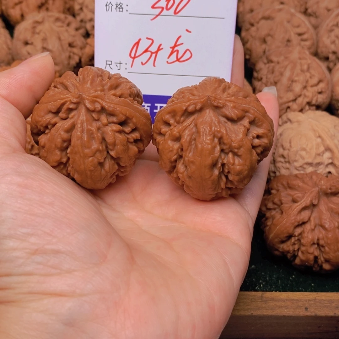 煜***君文玩核桃霸王龙核桃