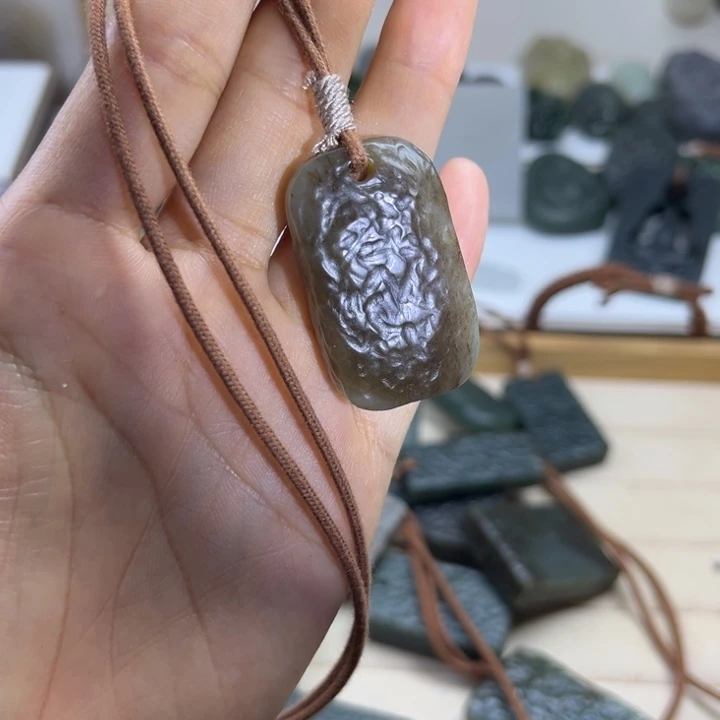 和田玉（糖玉）未镶嵌颈饰