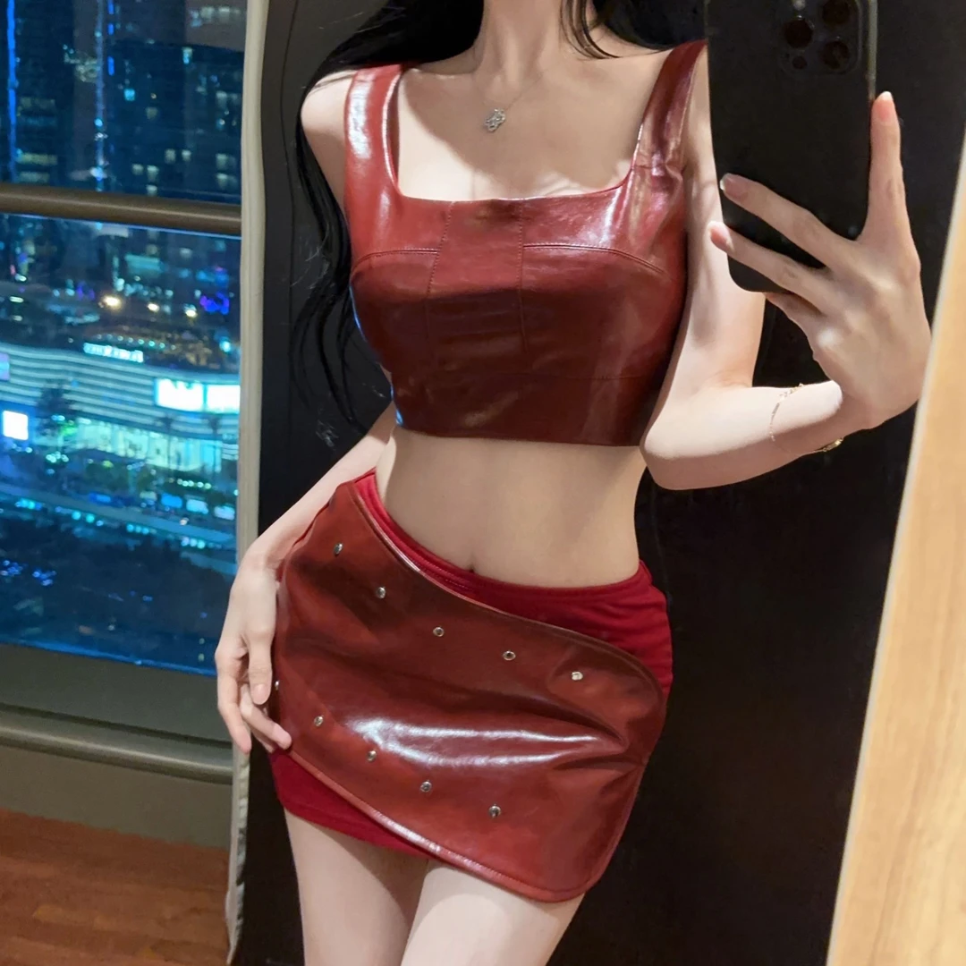 美式辣妹风性感红色PU皮方领吊带背心个性铆钉拼接包臀半身裙套装
