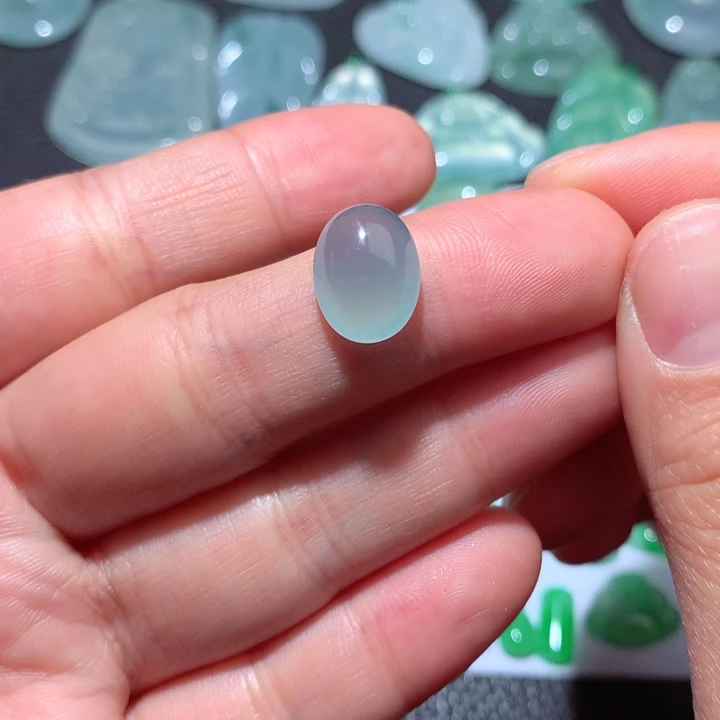 翡翠颈饰未镶嵌天然翡翠蛋