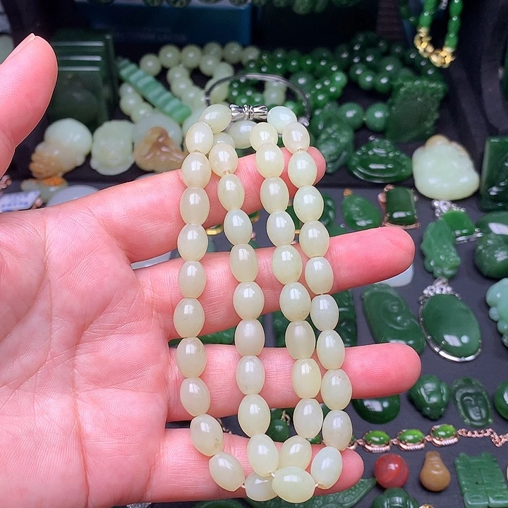 和田玉未镶嵌颈饰小****市