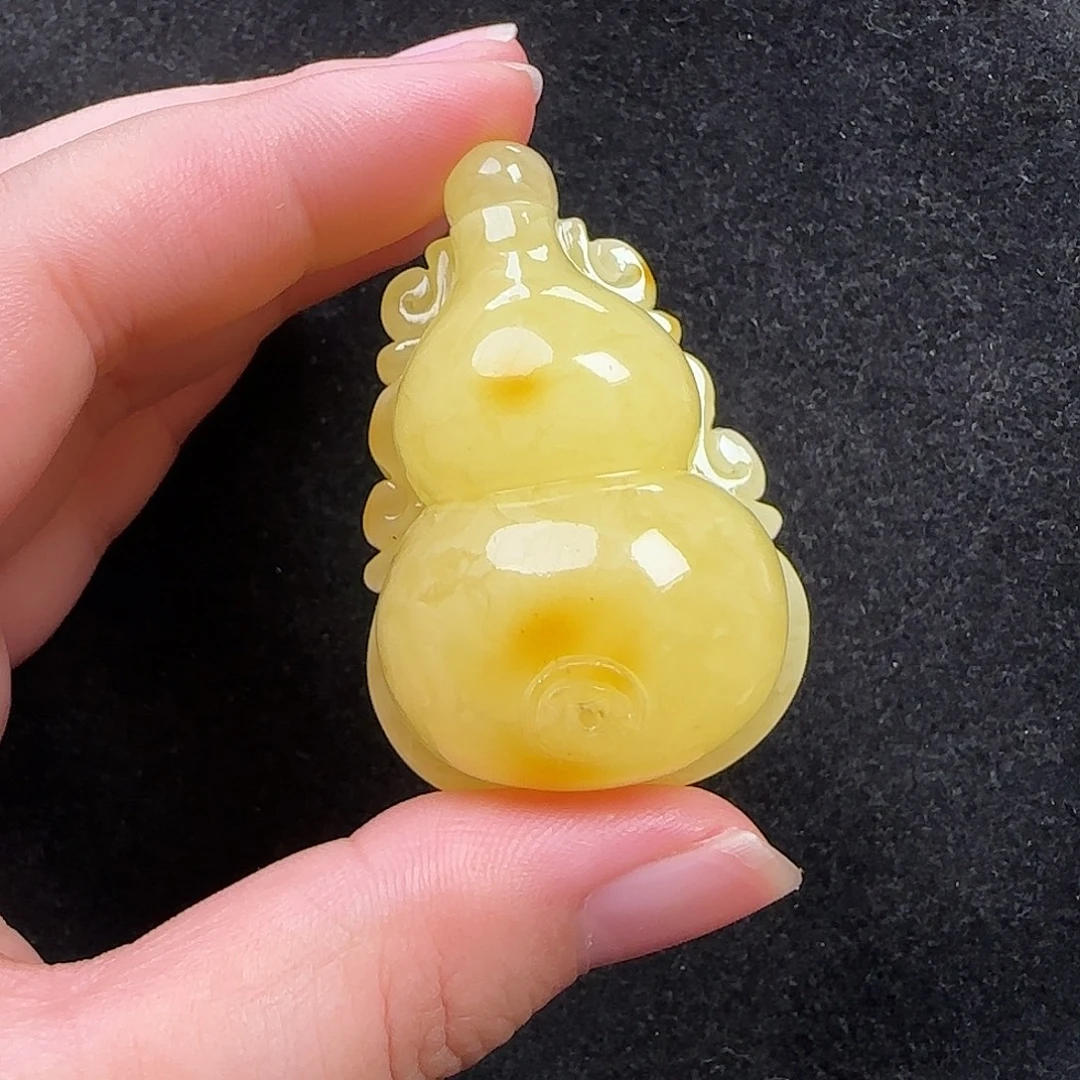 蜜蜡未镶嵌珠宝奇石