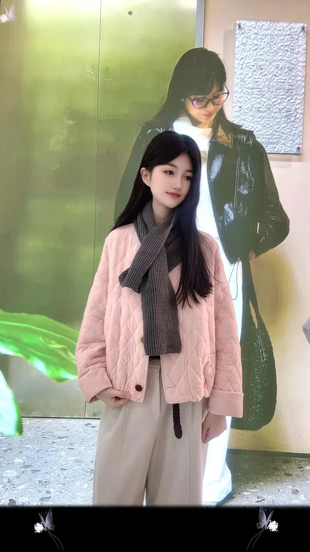 【梦仔专属】韩系设计感菱形格亮丝立绒撞色围巾短外套