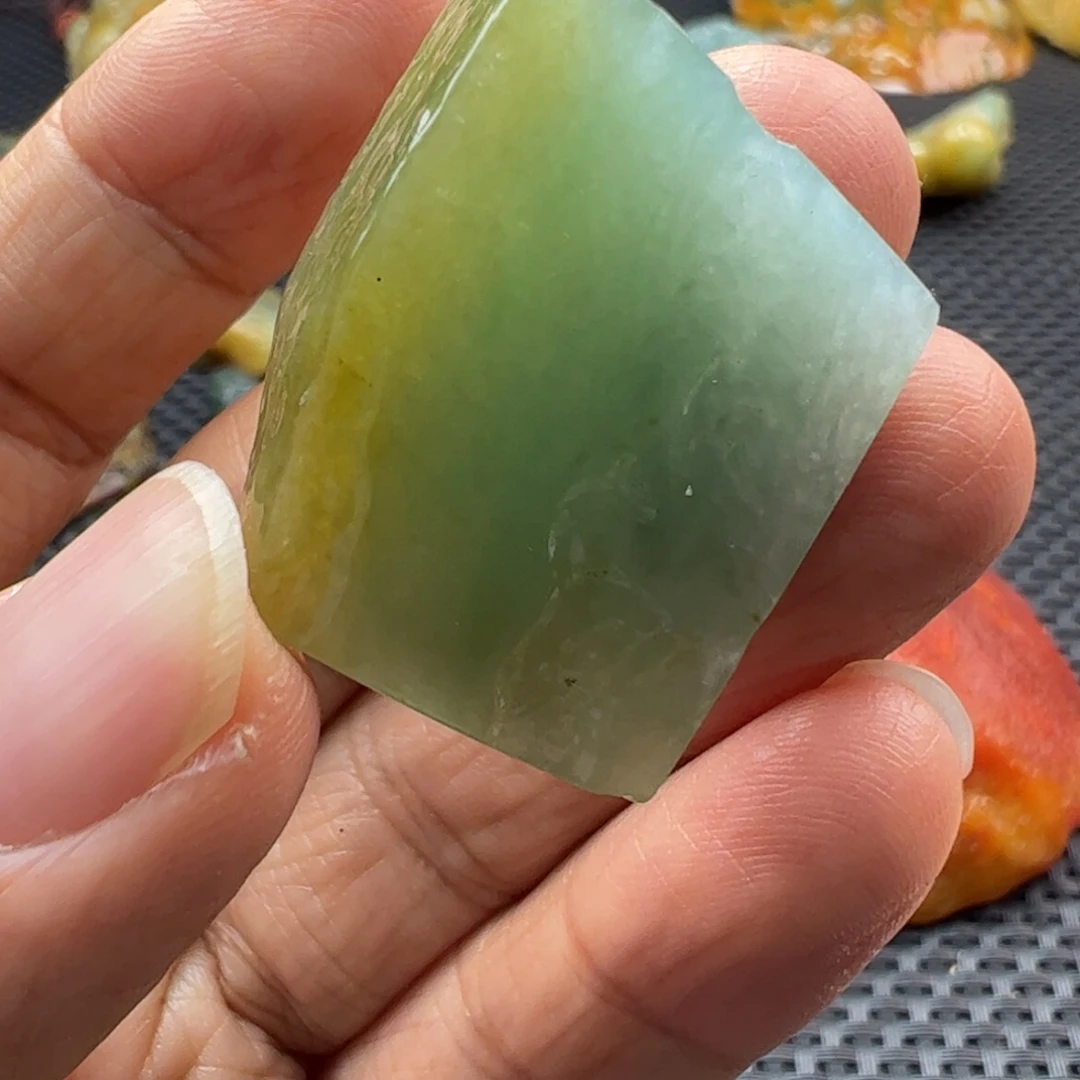 翡翠裸石缅甸翡翠