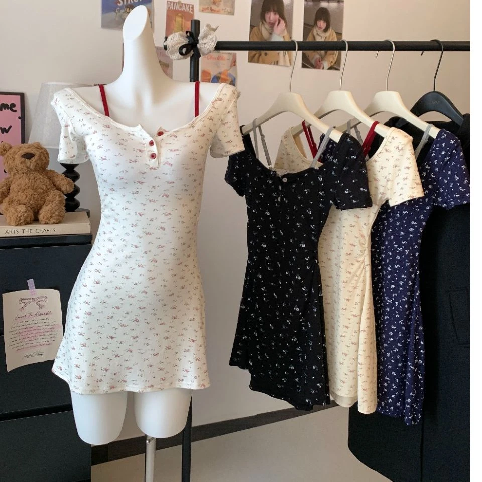 假两件纯欲碎花短袖连衣裙夏季设计感带胸垫露背修身绝美短款上衣