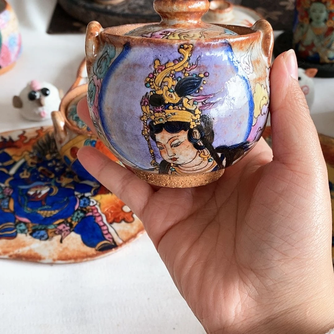 手工手绘水月观音宝瓶