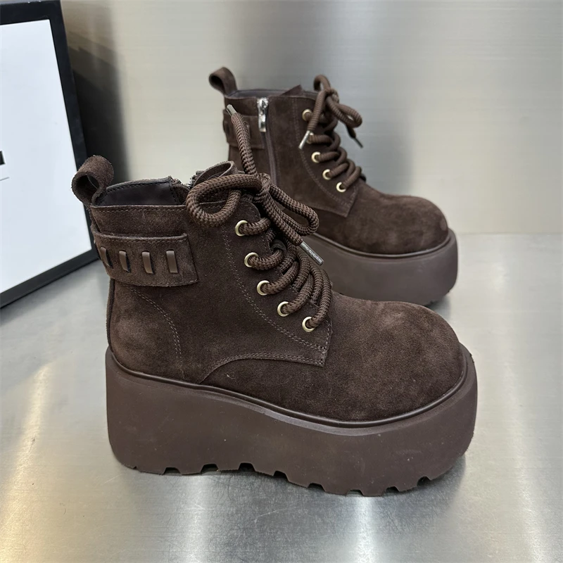 女款时尚休闲百搭复古秋冬英伦风马丁靴粗跟厚底冬季圆头系带潮鞋