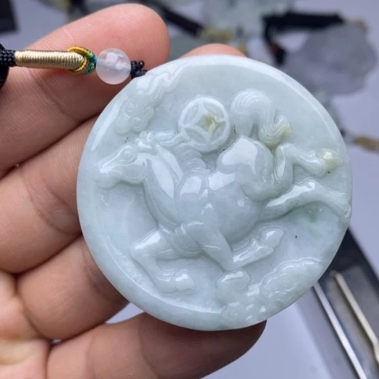 翡翠未镶嵌颈饰翡翠