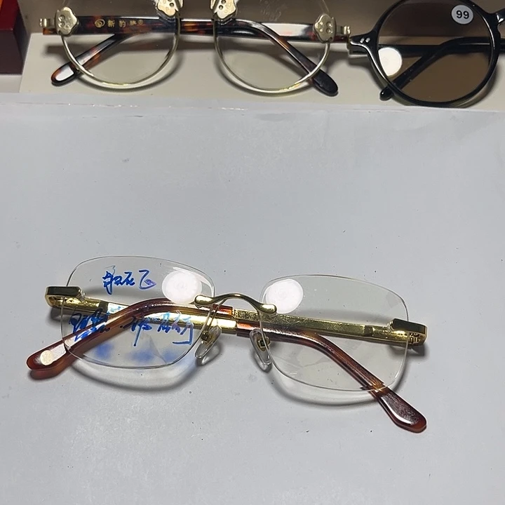 歌****天然水晶石头眼镜