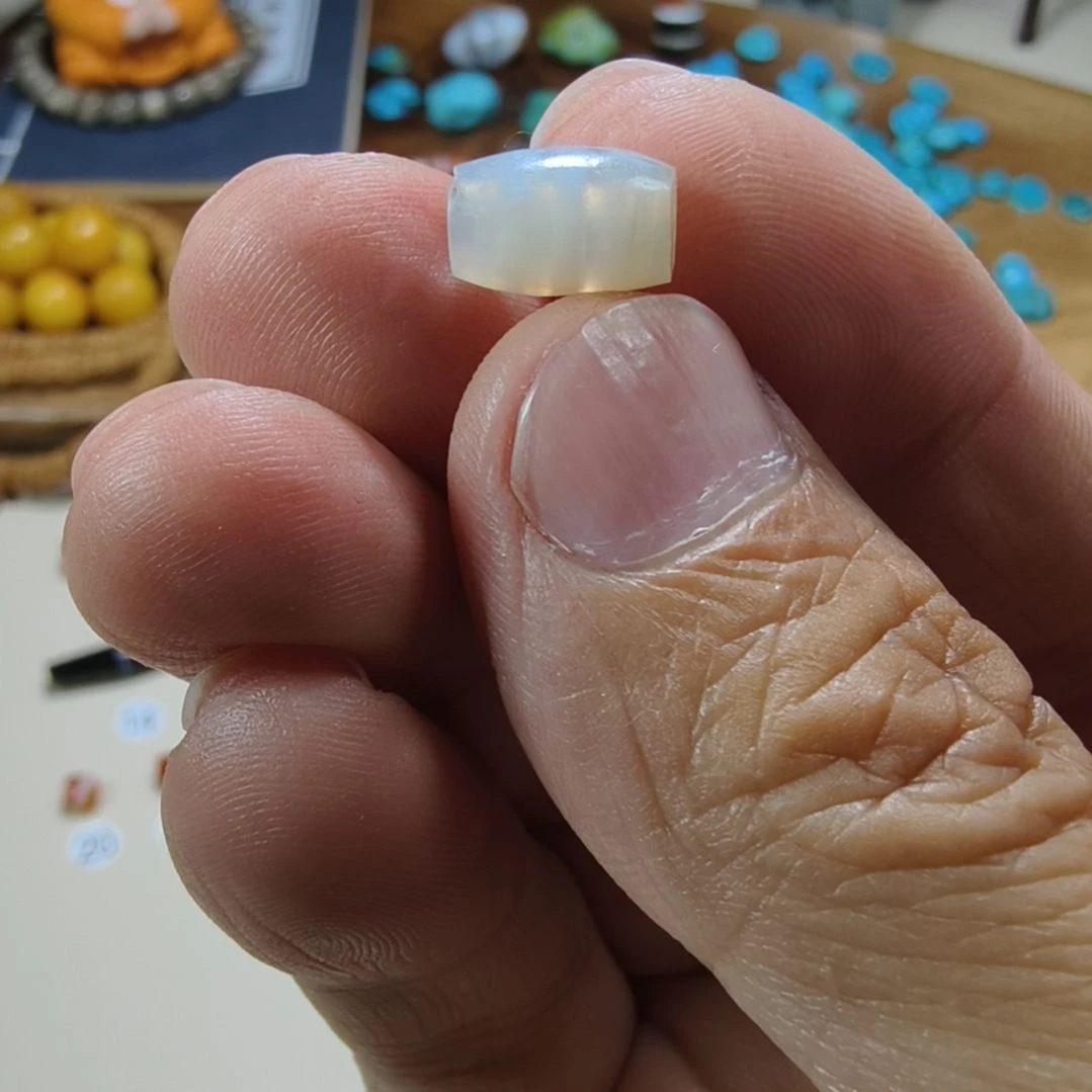 玛瑙/玉髓未镶嵌天然原矿玛瑙