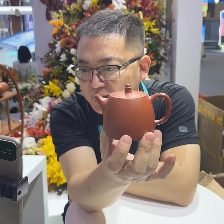 小***意紫砂茶杯朱泥 汉铎