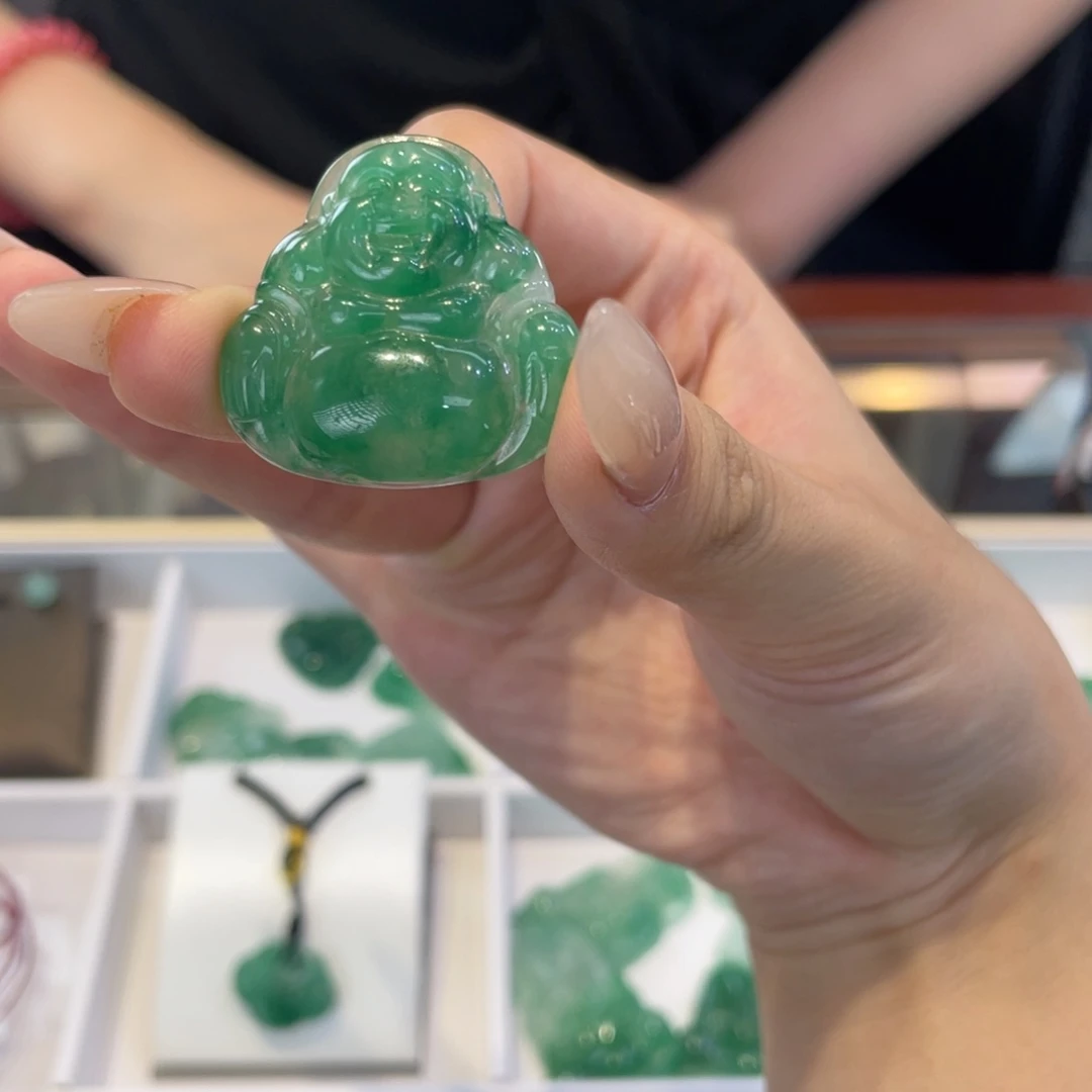 石英质玉（非洲翠）合金颈饰佛公