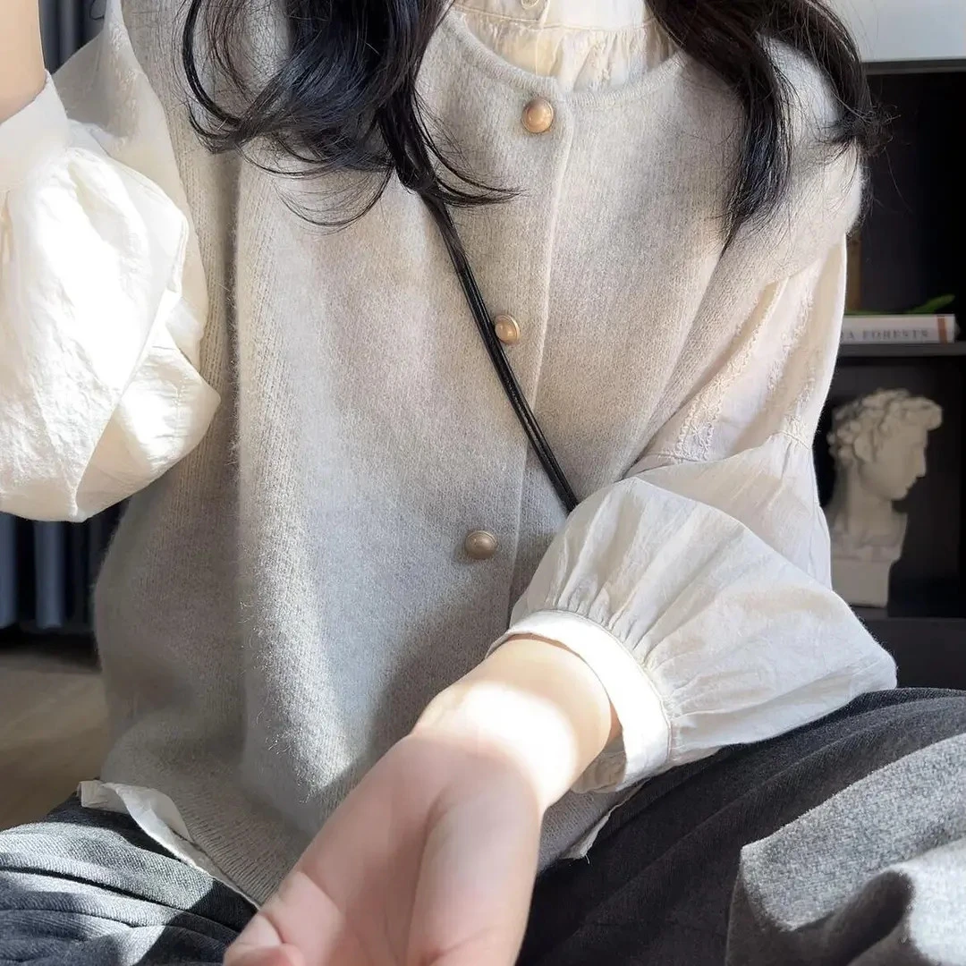 法式漂亮温柔风衬衫女秋季新款高级感宽松百搭针织马甲叠穿上衣