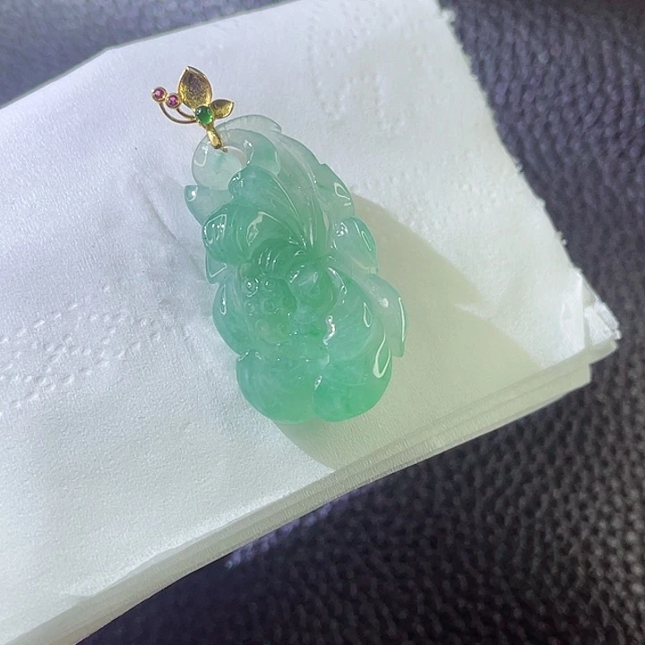 翡翠颈饰18K金镶嵌翡翠