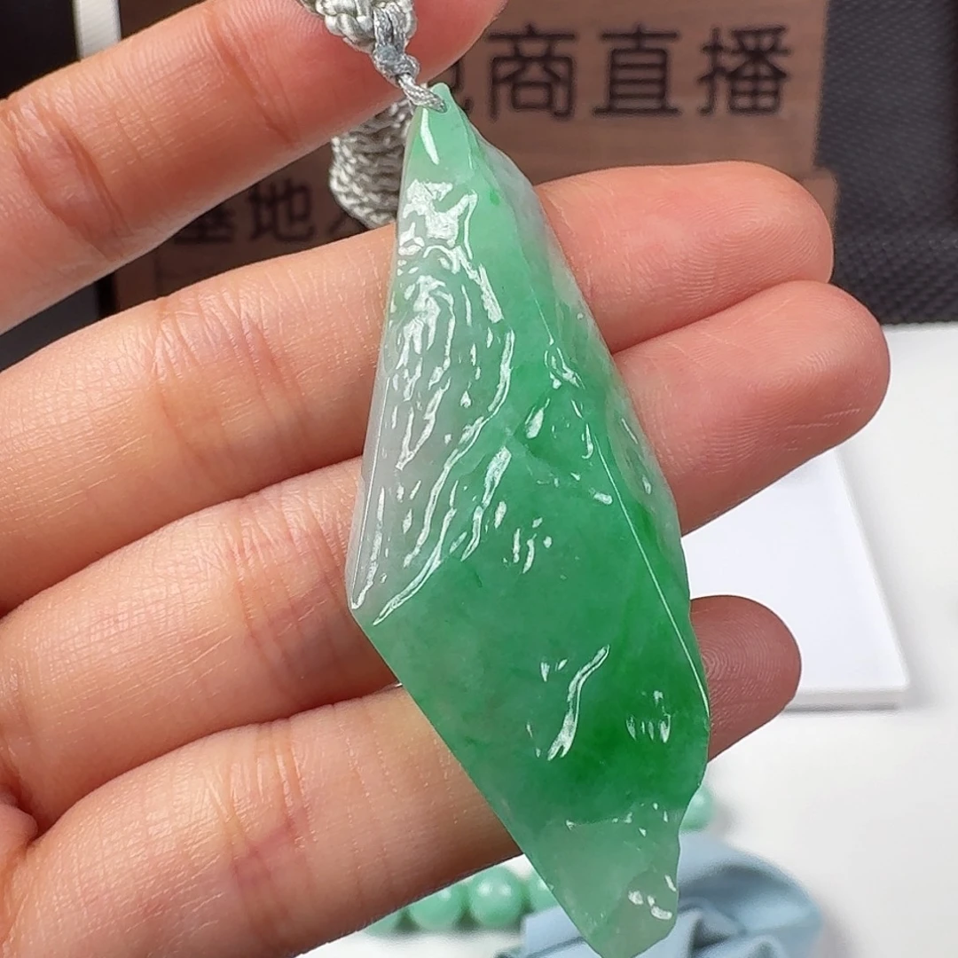 翡翠未镶嵌颈饰111111