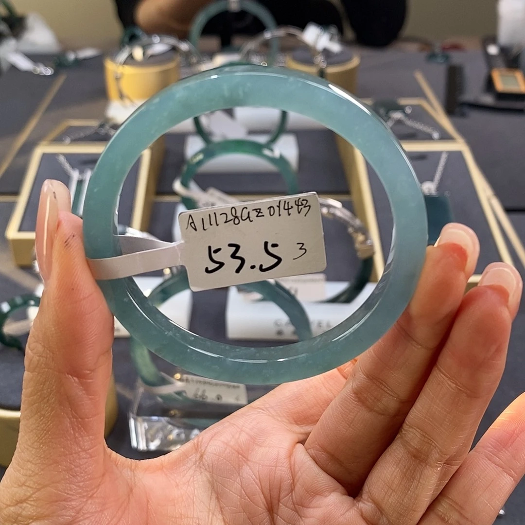 翡翠未镶嵌手镯53.53
