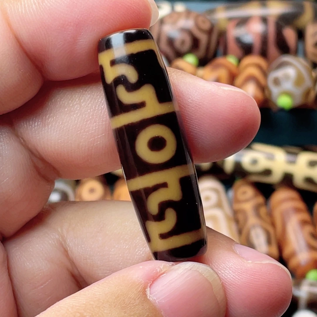 玛瑙/玉髓未镶嵌颈饰高油三眼莲师