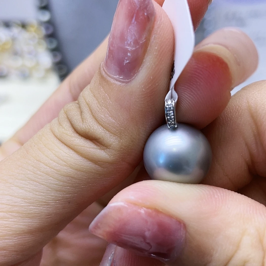 颈饰18K金镶嵌海水珍珠