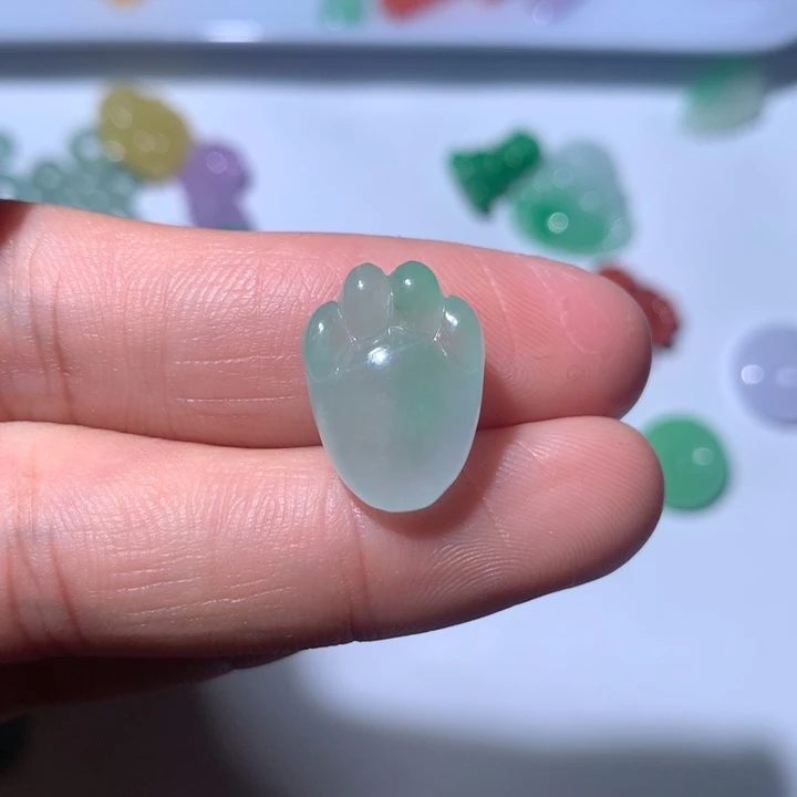 翡翠未镶嵌颈饰挂件