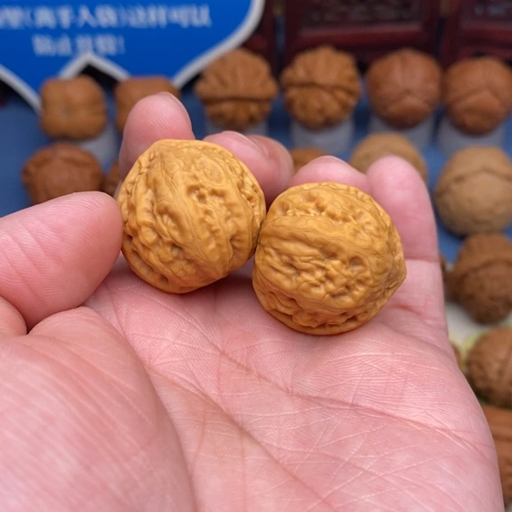 文玩核桃把件肉龙