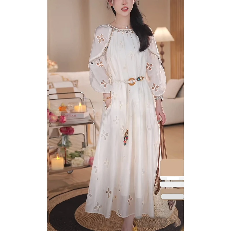 海边度假风复古镂空连衣裙2025夏季新款气质腰带高级感珠片长裙子