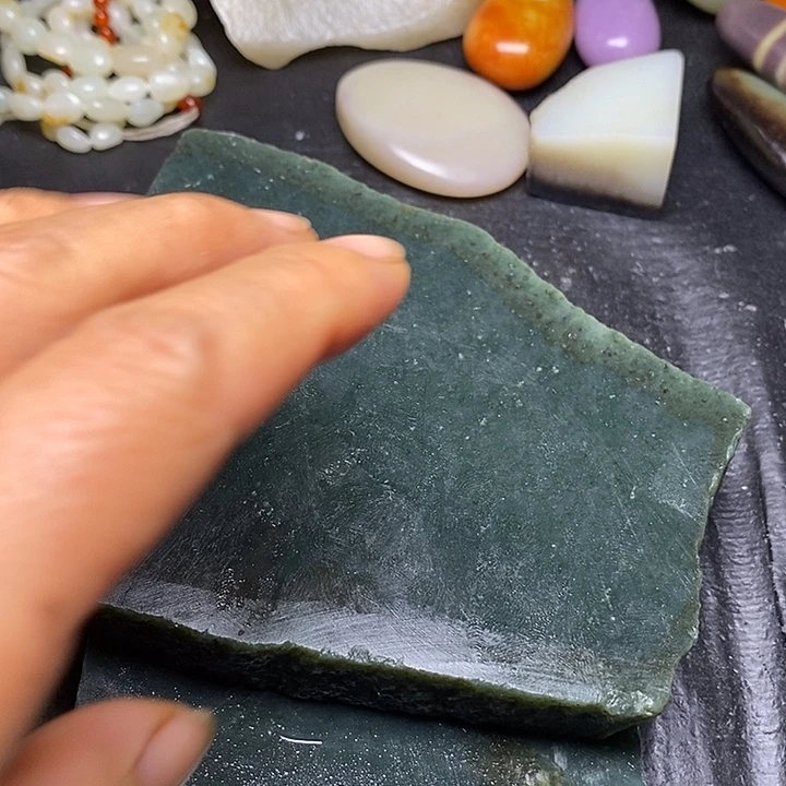 未镶嵌和田玉摆件
