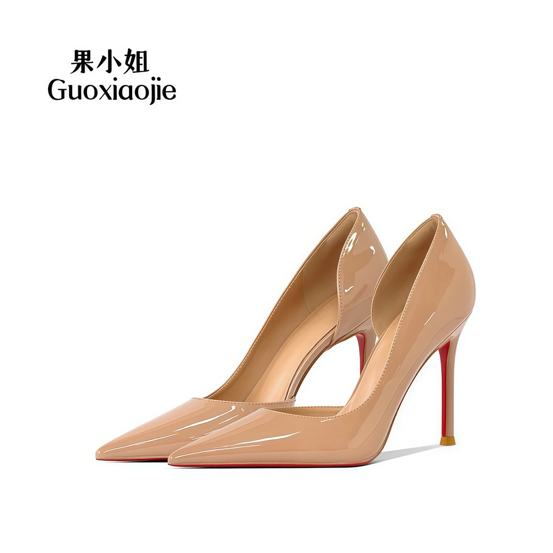 裸色红底尖头侧空性感高跟鞋2025新款女绝美细跟气质黑色漆皮单鞋