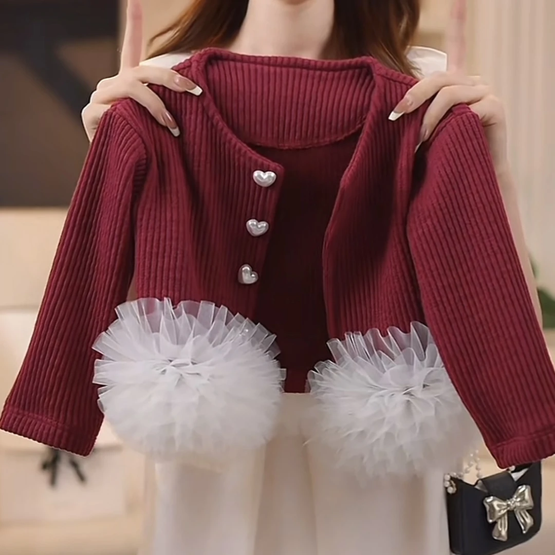女童春秋外套2025新款儿童洋气时髦女宝秋季针织开衫爱心纽扣上衣