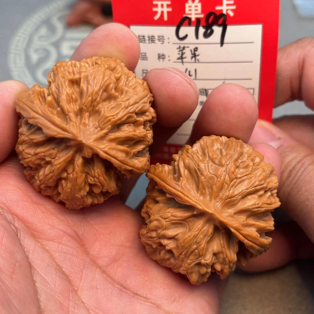 文玩核桃吊坠文玩