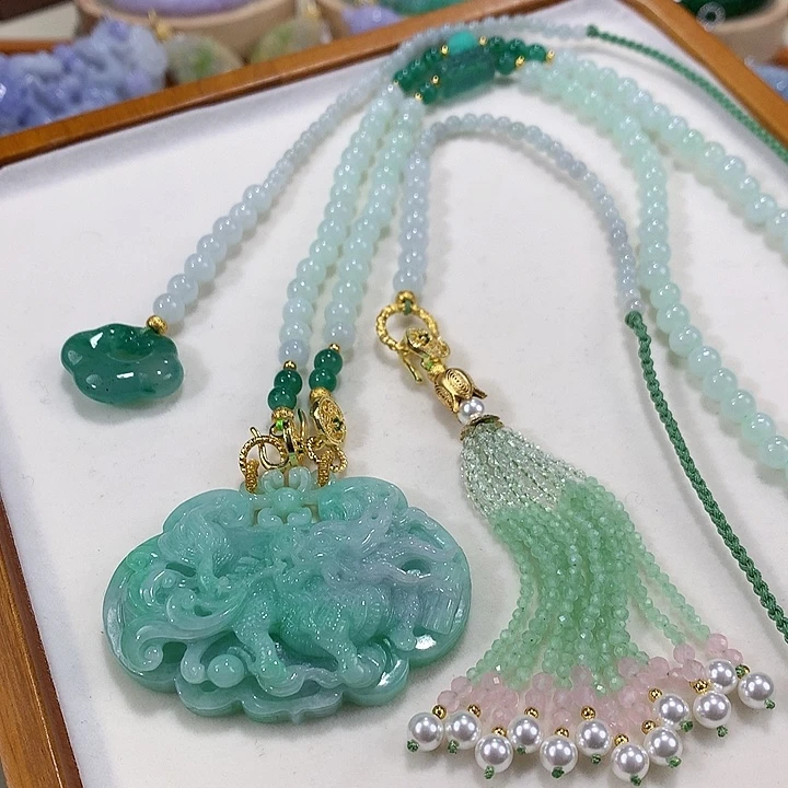 翡翠未镶嵌颈饰翡翠吊坠