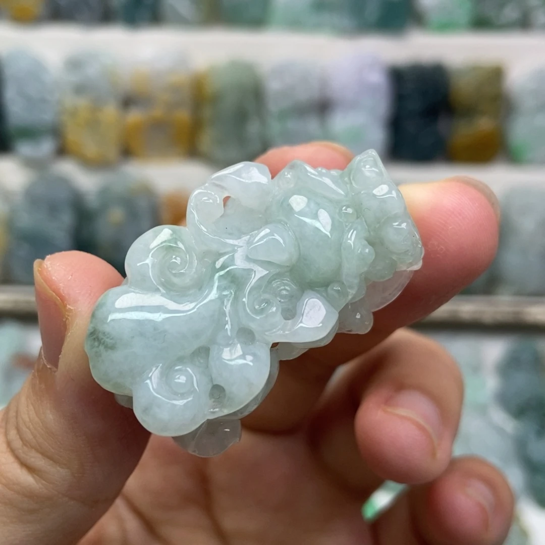 翡翠未镶嵌吊坠(赠链)