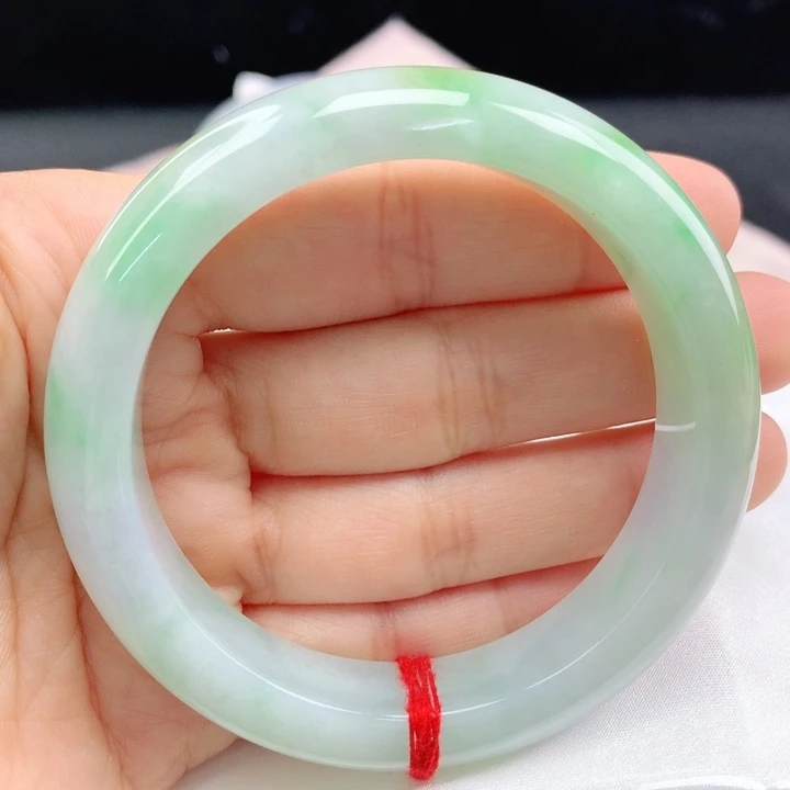 翡翠手镯未镶嵌黄加绿55