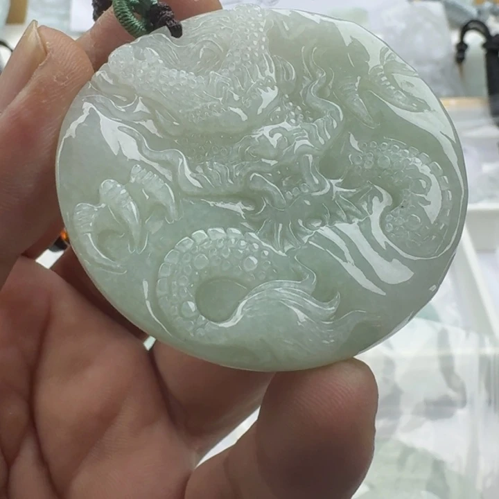 翡翠未镶嵌颈饰天然缅甸A货翡翠