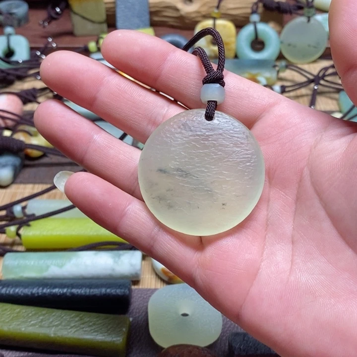 蛇纹石玉挂件未镶嵌鳡*