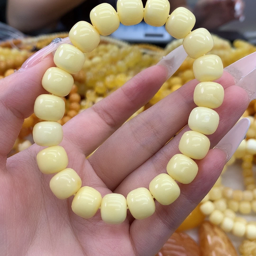 蜜蜡未镶嵌珠宝奇石