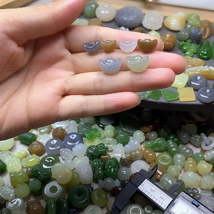 未镶嵌和田玉挂件68一个多样性发其一