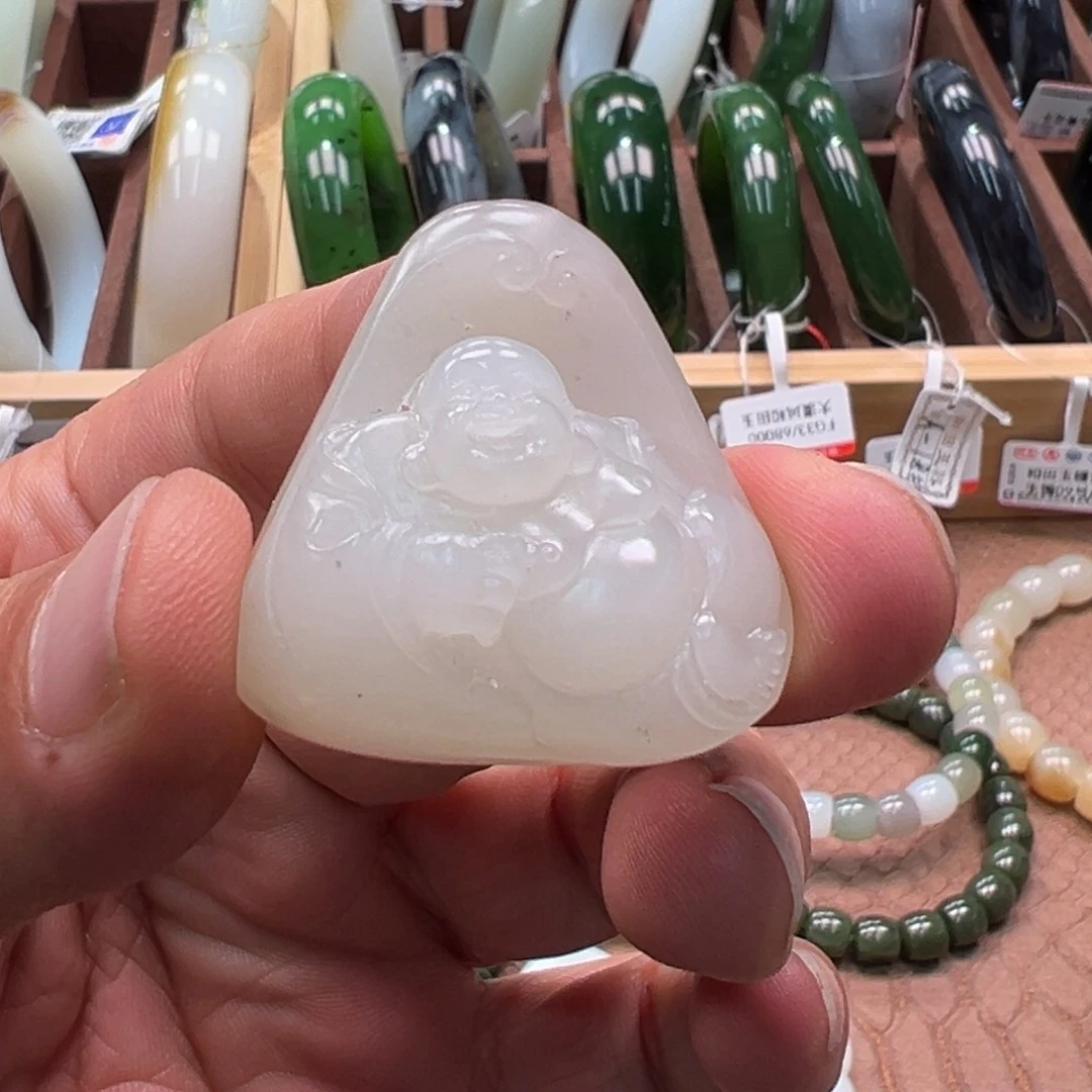 颈饰未镶嵌和田玉（糖玉）