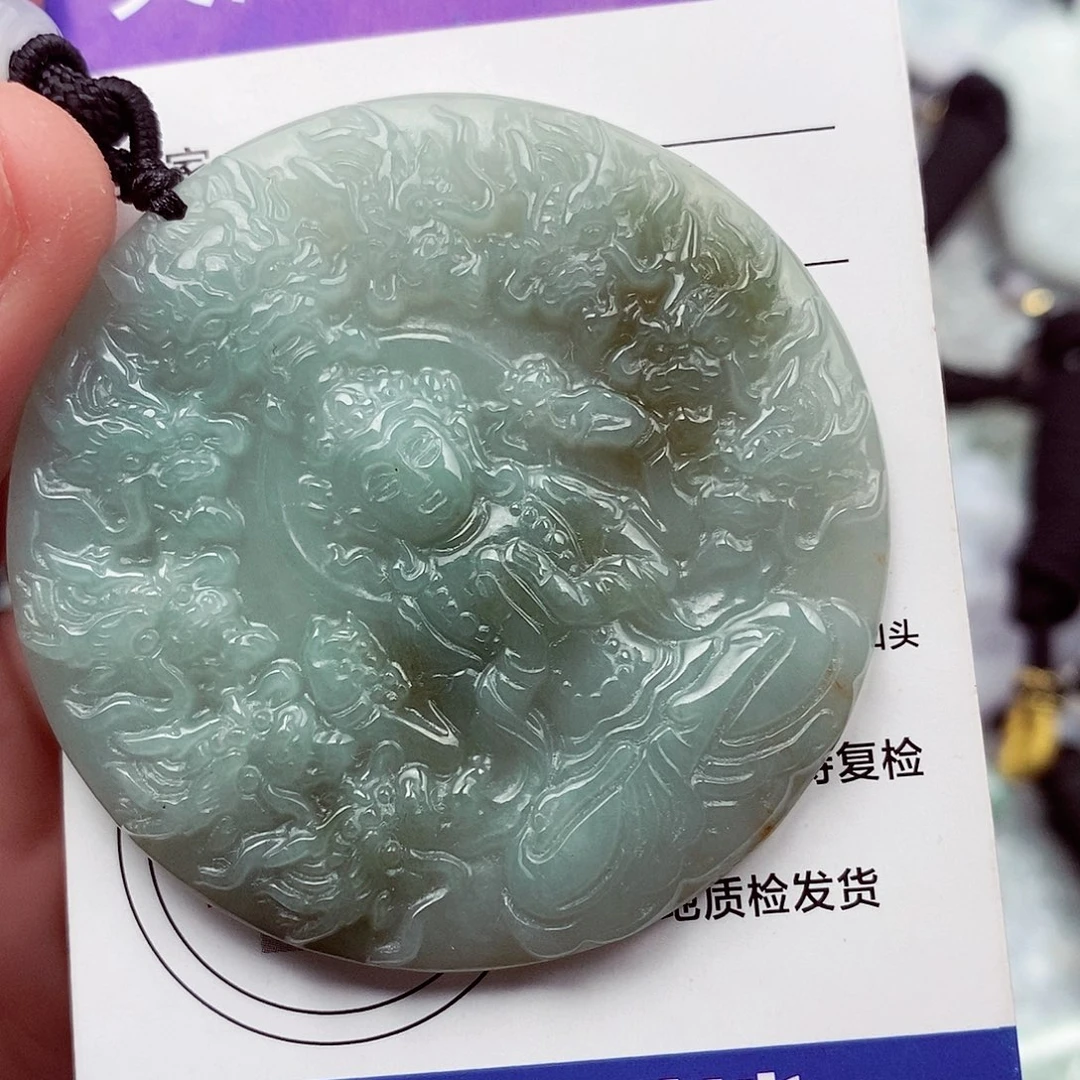 翡翠挂件未镶嵌翡翠